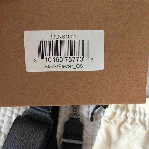 BANDOLIER Lana Glasses Strap
ADJUSTABLE CROSSBODY GLASSES POUCH IN BLACK/PEWTER - Picture 3 of 12